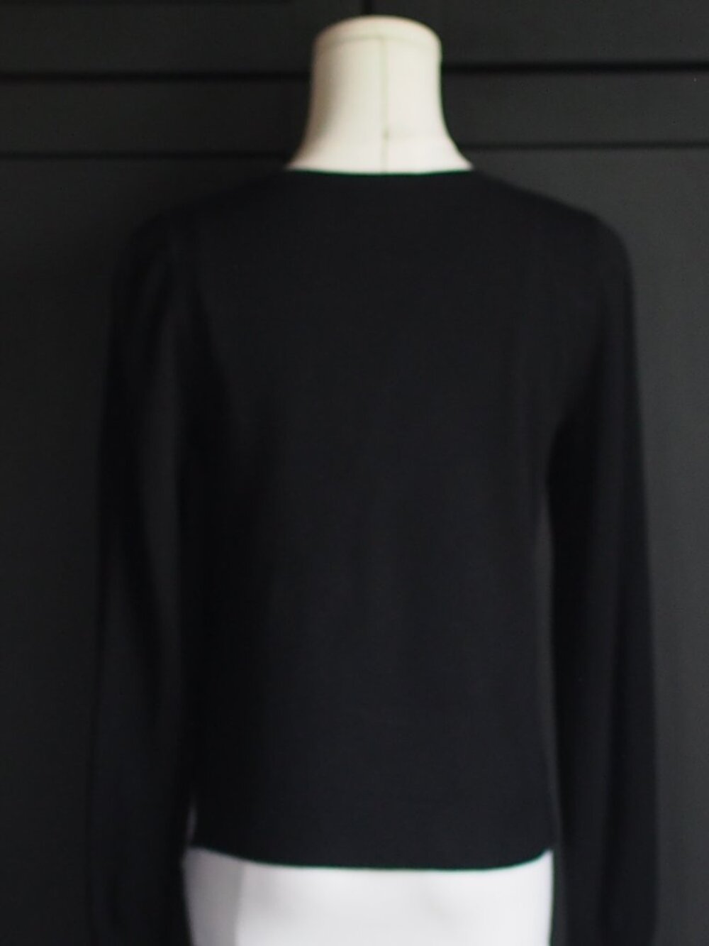 Smart Set | Lightweight V-Neck Button-Front Cardigan - Picture 4 of 4